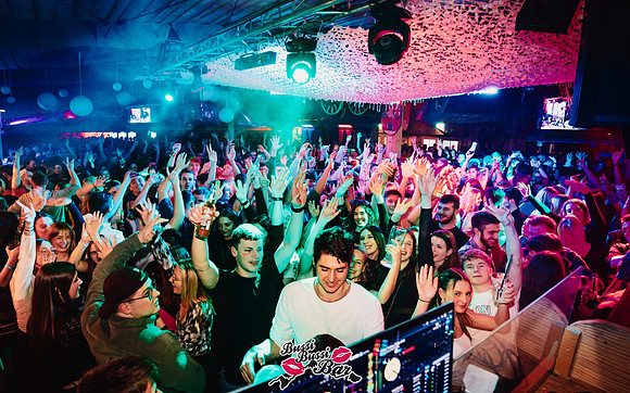 BUSSI BUSSI BAR-90er-2000er-Party-578