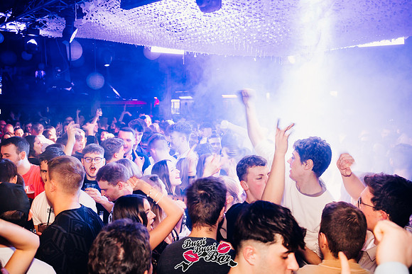BUSSI BUSSI BAR-90er-2000er-Party-696