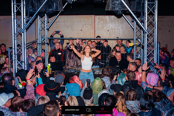 Vanessa Mai LIVE - präsentiert von QS & Modehaus Garhammer-0508
