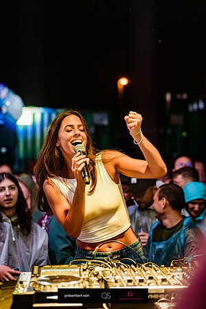 Vanessa Mai LIVE - präsentiert von QS & Modehaus Garhammer ©Tobi Marold-048