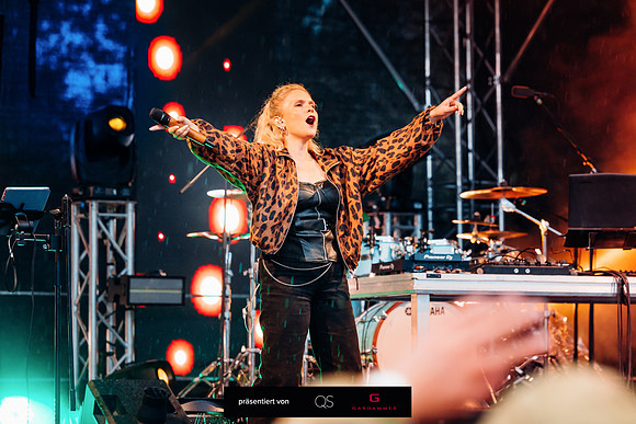 Vanessa Mai LIVE - präsentiert von QS & Modehaus Garhammer-0037