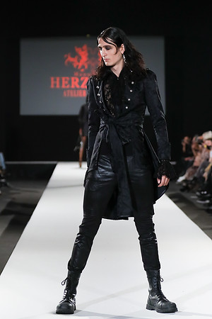 2020-09-11-MQVFW-21-00h-a-Manufaktur Herzblut-SW-091