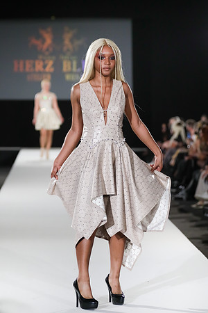 2020-09-11-MQVFW-21-00h-a-Manufaktur Herzblut-SW-132