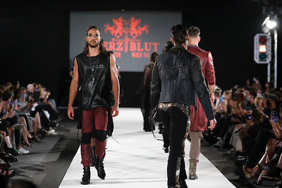 2020-09-11-MQVFW-21-00h-a-Manufaktur Herzblut-SW-150