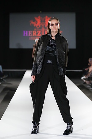 2020-09-11-MQVFW-21-00h-a-Manufaktur Herzblut-SW-066