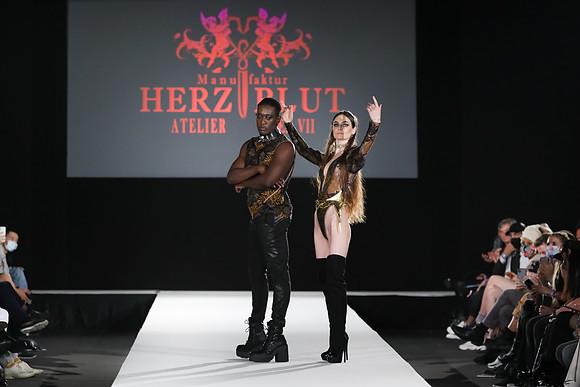 2020-09-11-MQVFW-21-00h-a-Manufaktur Herzblut-SW-011