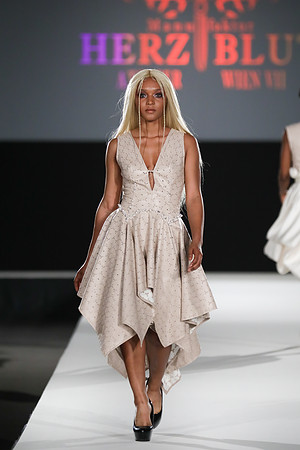 2020-09-11-MQVFW-21-00h-a-Manufaktur Herzblut-SW-130