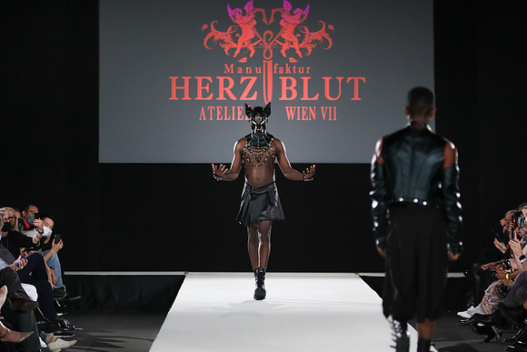 2020-09-11-MQVFW-21-00h-a-Manufaktur Herzblut-SW-113