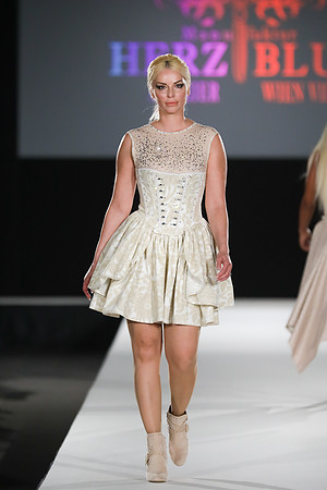 2020-09-11-MQVFW-21-00h-a-Manufaktur Herzblut-SW-133