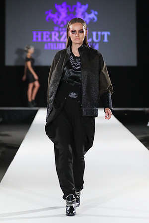 2020-09-11-MQVFW-21-00h-a-Manufaktur Herzblut-SW-065