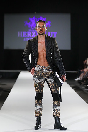 2020-09-11-MQVFW-21-00h-a-Manufaktur Herzblut-SW-126