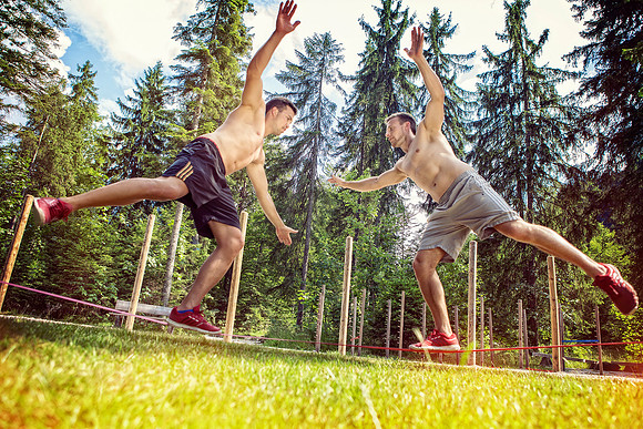 Tobi+Tobi - Slackline 001