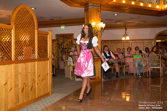 Wahl zur Dirndlprinzessin -  Bayerischer Hof Rimbach -9
