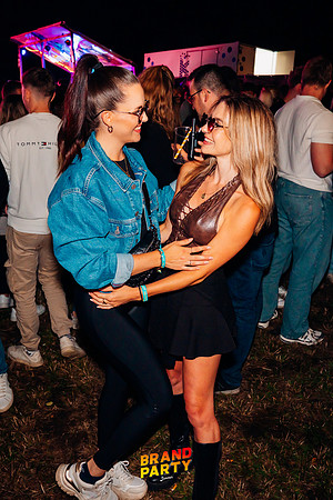 BRANDPARTY 2025-7735