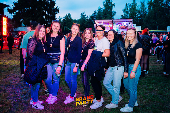 BRANDPARTY 2025-6671