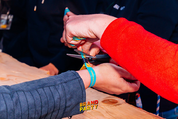 BRANDPARTY 2025-6520