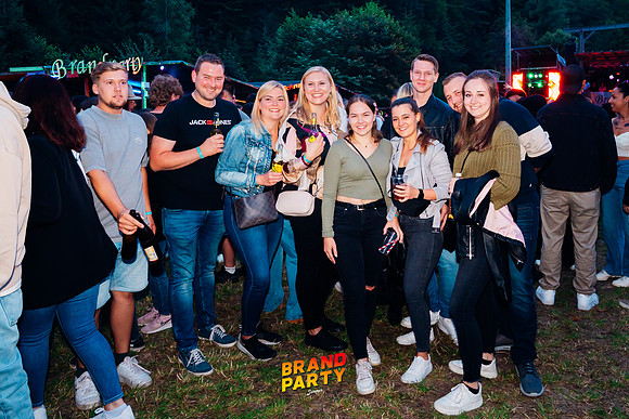 BRANDPARTY 2025-6683