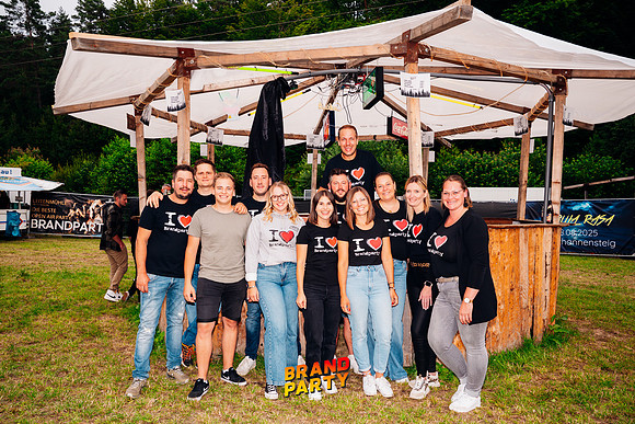BRANDPARTY 2025-6424