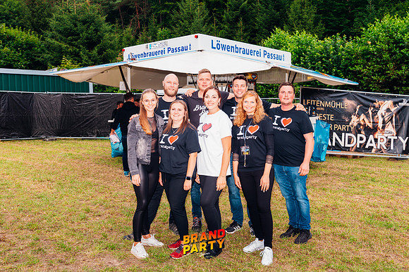 BRANDPARTY 2025-6435