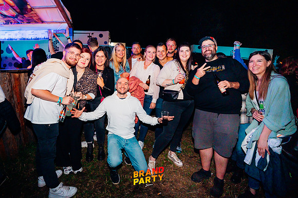 BRANDPARTY 2025-7517