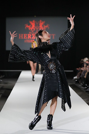 2020-09-11-MQVFW-21-00h-a-Manufaktur Herzblut-SW-106