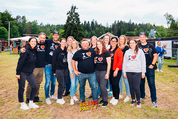 BRANDPARTY 2025-6446