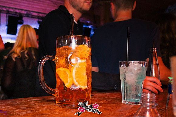 BUSSI BUSSI BAR - 90er 2000er Party-811