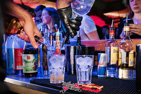 BUSSI BUSSI BAR - 90er 2000er Party-250