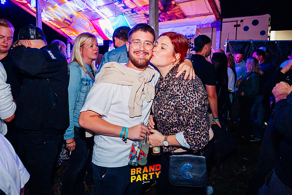 BRANDPARTY 2025-7507