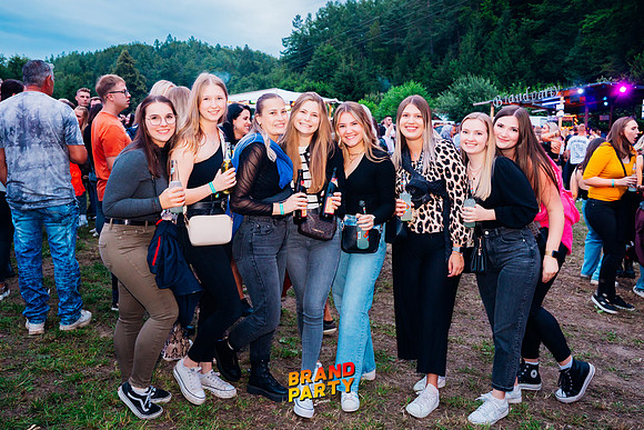BRANDPARTY 2025-6590