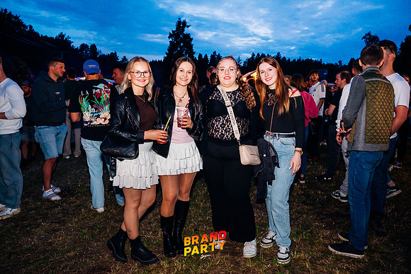 BRANDPARTY 2025-6878