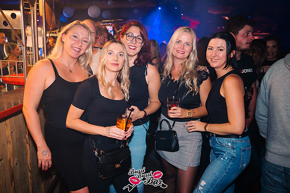 BUSSI BUSSI BAR - 90er 2000er Party-97