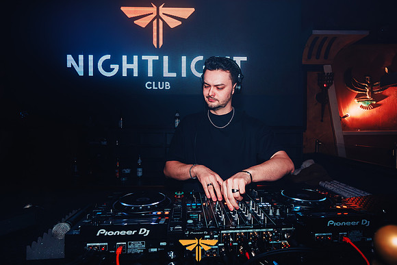 Nightlight-Hardnight Vol2-52-Verbessert-RR