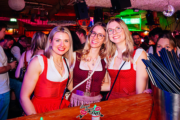 BUSSI BUSSI BAR-STADL-GAUDI 2025-2833