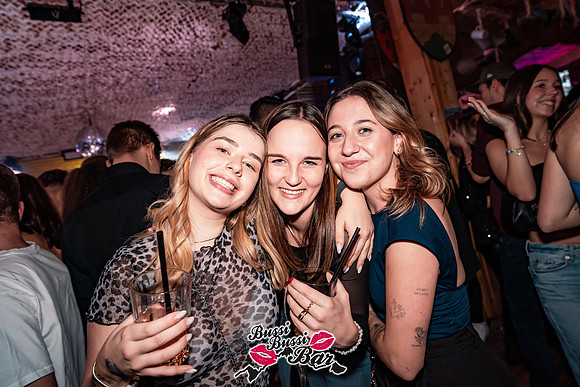 045-BUSSI BUSSI BAR Weihnachtsbussi 2024 - Fotograf Tobias Marold