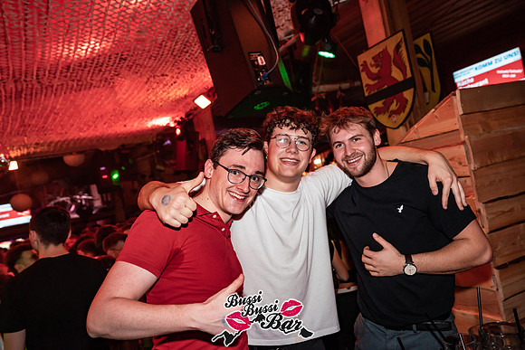 130-BUSSI BUSSI BAR Weihnachtsbussi 2024 - Fotograf Tobias Marold