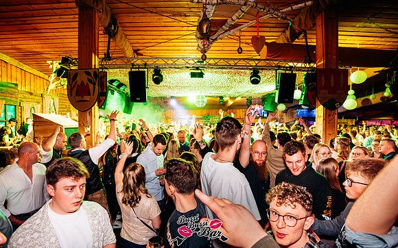 BUSSI BUSSI BAR-STADL-GAUDI 2025-1498