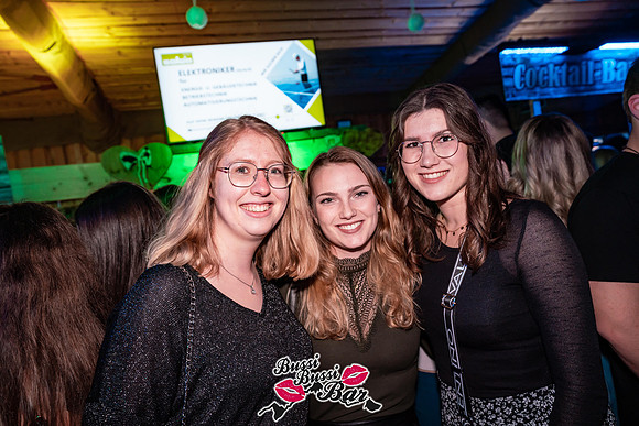 044-BUSSI BUSSI BAR Weihnachtsbussi 2024 - Fotograf Tobias Marold