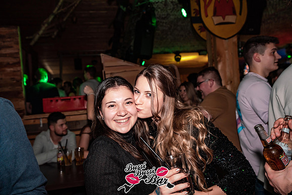 136-BUSSI BUSSI BAR Weihnachtsbussi 2024 - Fotograf Tobias Marold