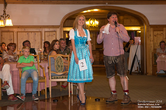 Wahl zur Dirndlprinzessin -  Bayerischer Hof Rimbach -5