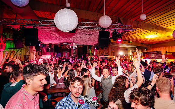 BUSSI BUSSI BAR-STADL-GAUDI 2025-207