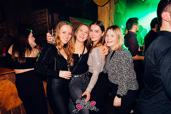 BUSSI BUSSI BAR-80er90er-DEZ24-972