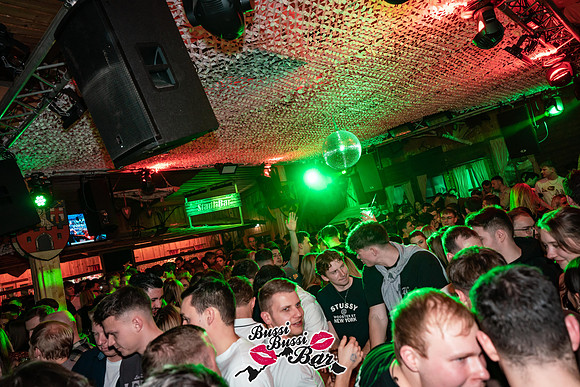 065-BUSSI BUSSI BAR Weihnachtsbussi 2024 - Fotograf Tobias Marold