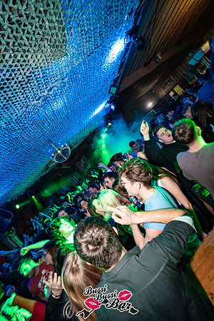 090-BUSSI BUSSI BAR Weihnachtsbussi 2024 - Fotograf Tobias Marold