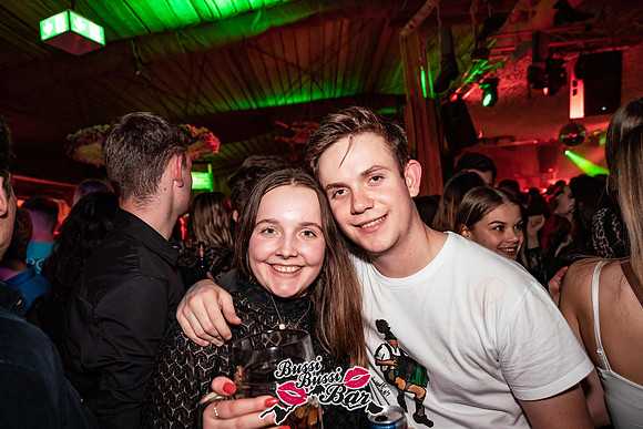 081-BUSSI BUSSI BAR Weihnachtsbussi 2024 - Fotograf Tobias Marold
