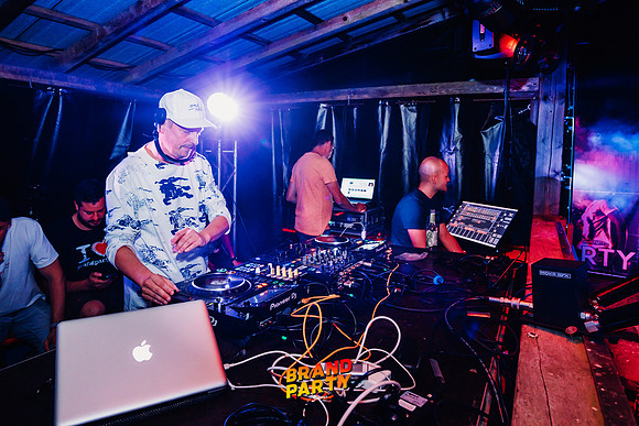 BRANDPARTY 2025-7146