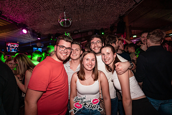 114-BUSSI BUSSI BAR Weihnachtsbussi 2024 - Fotograf Tobias Marold