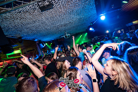 099-BUSSI BUSSI BAR Weihnachtsbussi 2024 - Fotograf Tobias Marold
