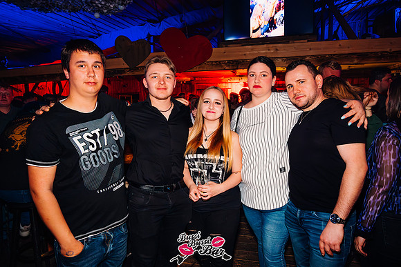 Bussi Bussi Bar-Oster Bussi 2024-115-Verbessert-RR