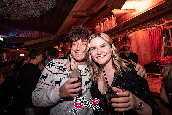 132-BUSSI BUSSI BAR Weihnachtsbussi 2024 - Fotograf Tobias Marold